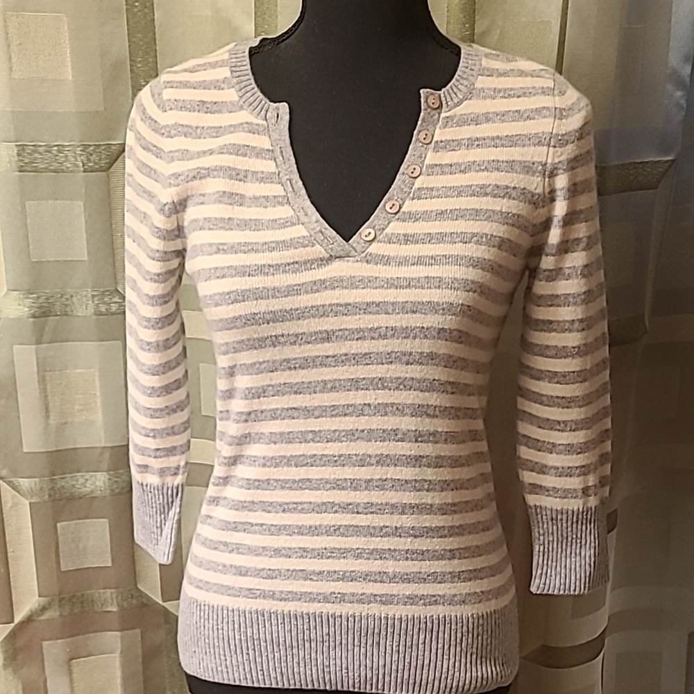 Striped V-Neck Cashmere Sweater - Grey and Cream